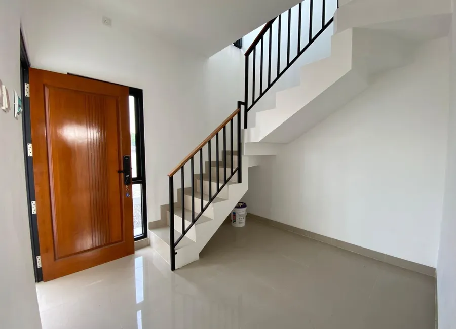 Rumah Desai Kekinian 2 Lantai Di Solo Timur Dekat Jalan Utama Solo Tawangmangu photo 3