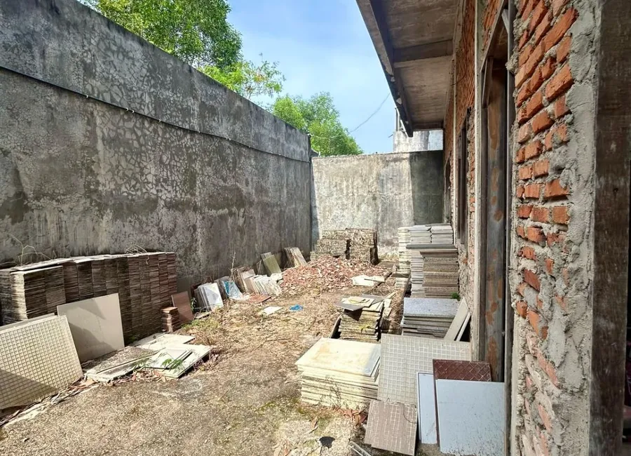 DIJUAL RUMAH BARU KONDISI UNFINISHED BUTUH RENOVASI photo 3