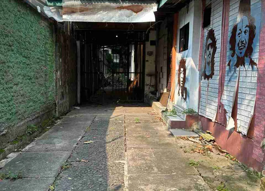 Dijual cepat, murah,  rumah tua di Cisadane, Cikini Jakarta Pusat photo 2