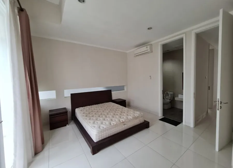 RUMAH CAKEP DI BINTARO BANGUNAN 2 LANTAI SEMI FURNISH SIAP HUNI photo 3