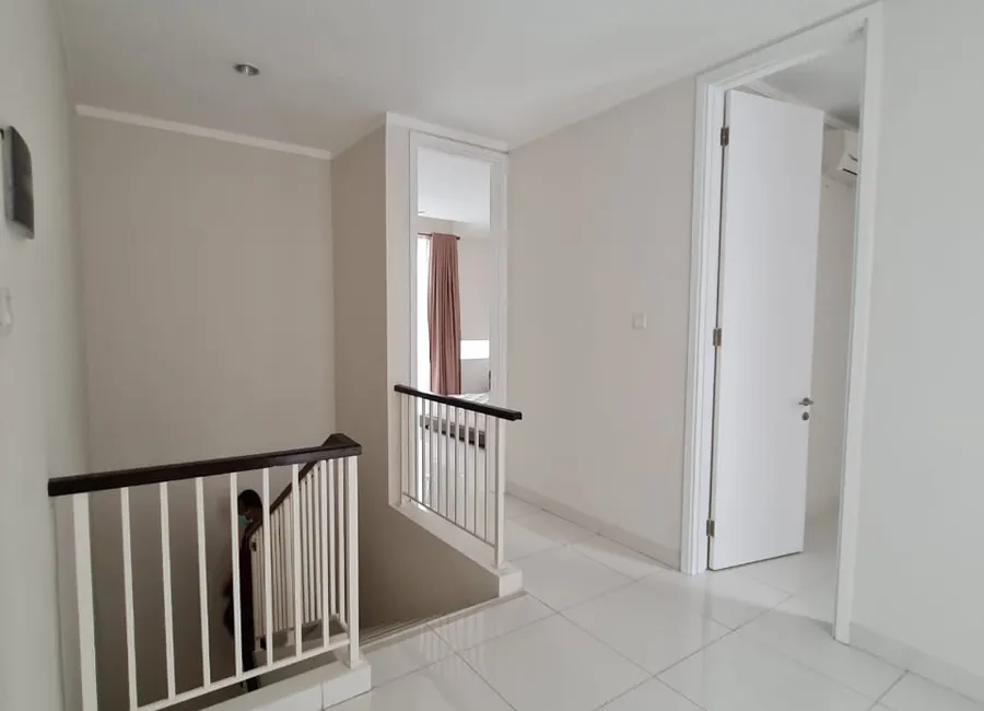 RUMAH CAKEP DI BINTARO BANGUNAN 2 LANTAI SEMI FURNISH SIAP HUNI photo 5