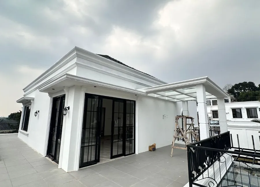 DIJUAL RUMAH MEWAH AMERICAN CLASSIC SENTUL CITY COCOK UNTUK INVESTASI AKSES MENUJU JALAN TOLL photo 2
