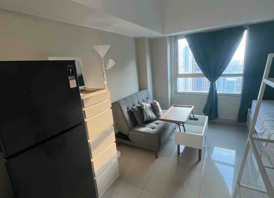 Disewakan Studio Semi Furnish Apartemen The Springlake View Summarecon Beksi photo 2