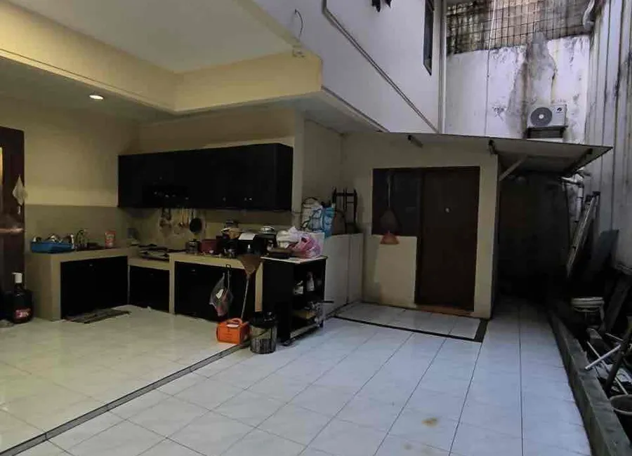 rumah 3 lantai pik walet permai photo 4