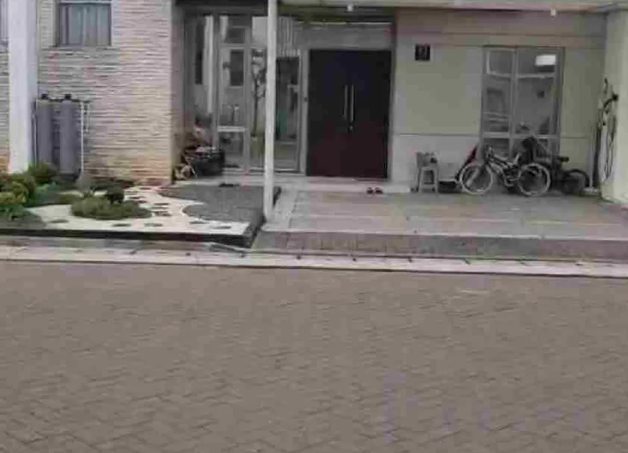 Rumah Fully Furnished di Boulevard photo 1