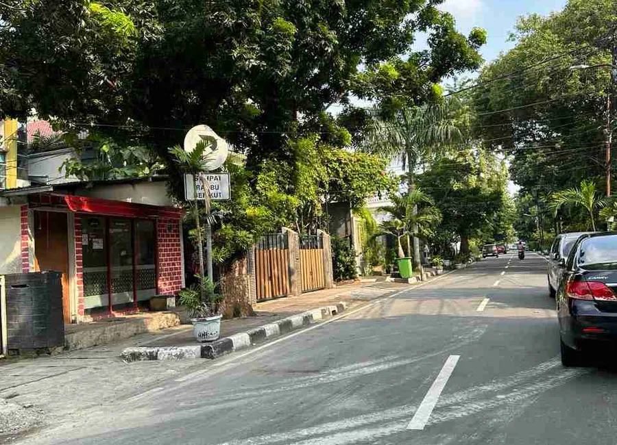 Dijual cepat, murah,  rumah tua di Cisadane, Cikini Jakarta Pusat photo 3