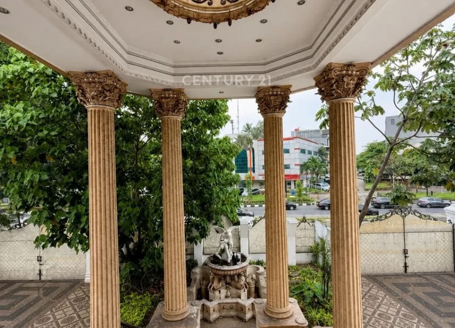 Rumah Disewa Pondok Indah Di Jalan Utama photo 3