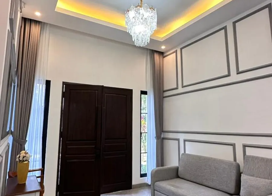 DIJUAL RUMAH  MEWAH SENTUL AMERICAN CLASSIC STYLE 2 LANTAI DEKAT AEON MALL photo 5