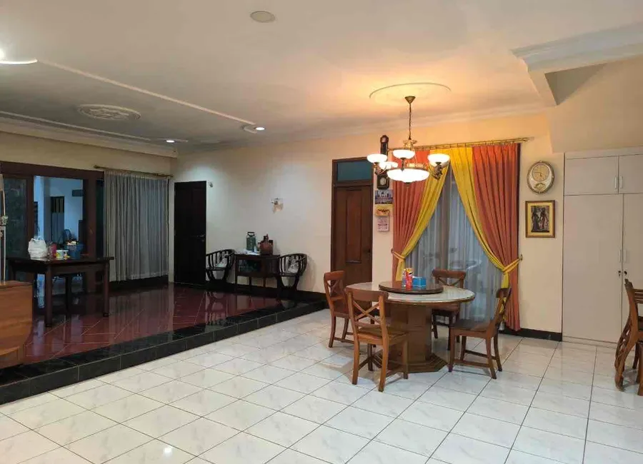 rumah 3 lantai pik walet permai photo 3