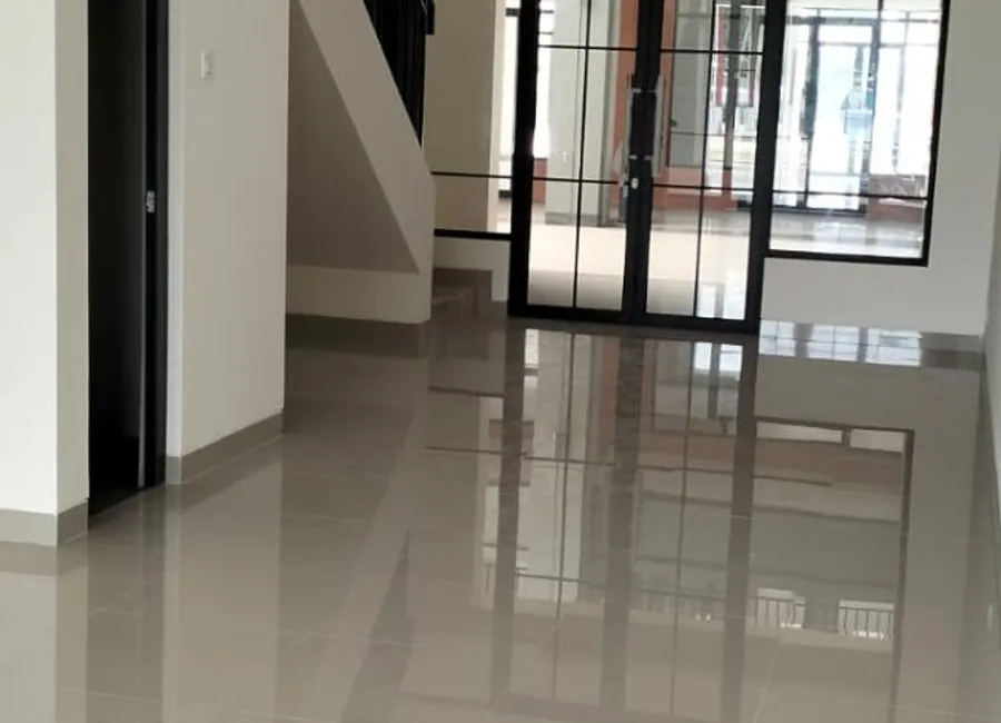 DISEWAKAN RUKO THE HUDSON TYPE ARCADE HADAP JALAN (PINTU UTAMA) photo 2