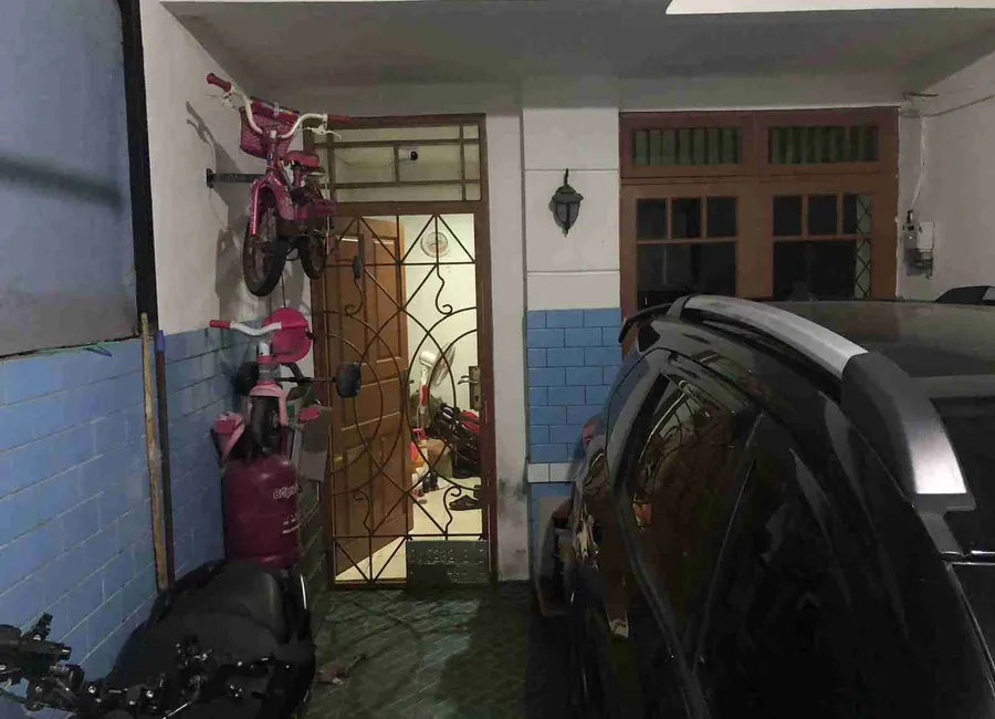 DIJUAL Rumah Taman Palem Lestari TERDEPAN Jalan Raya, Jakarta Barat photo 3