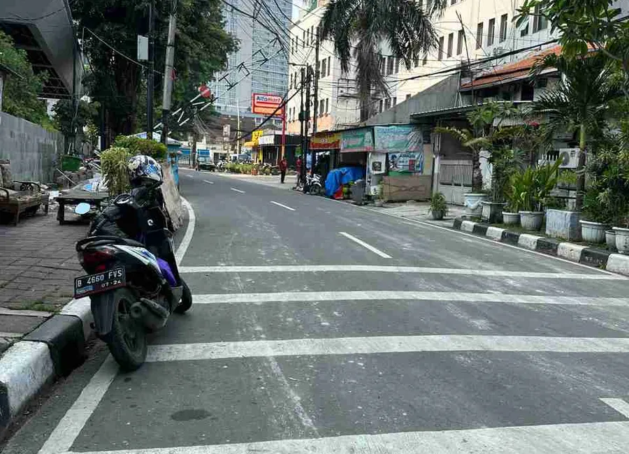 Dijual cepat, murah,  rumah tua di Cisadane, Cikini Jakarta Pusat photo 4