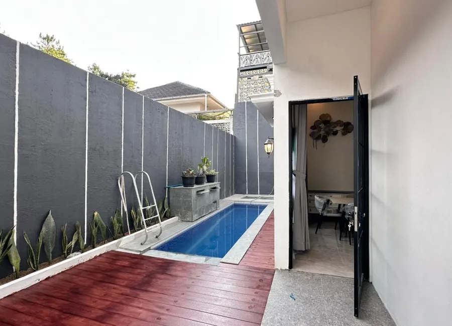 DIJUAL RUMAH  MEWAH SENTUL AMERICAN CLASSIC STYLE 2 LANTAI DEKAT AEON MALL photo 3
