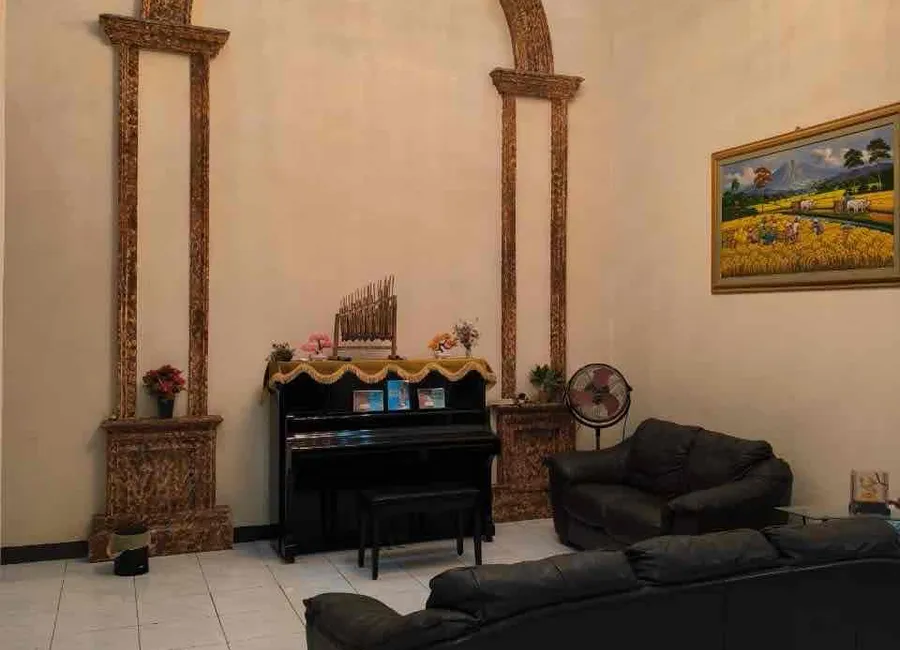rumah 3 lantai pik walet permai photo 2