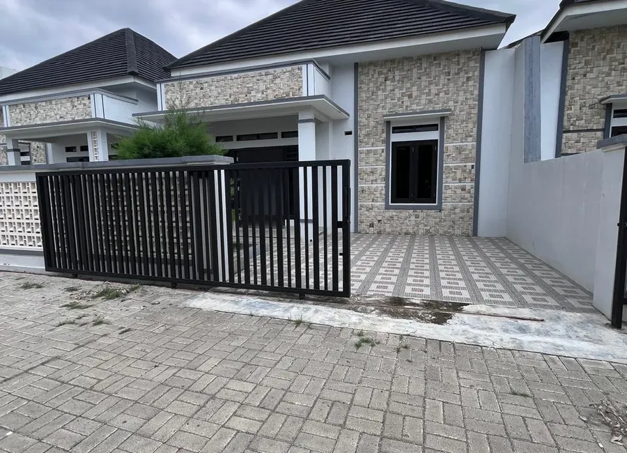 Rumah mewah siap huni di Brebes kota Jl KH Asyari Bebas banjir Ditengah kota Siap Huni tinggal masuk