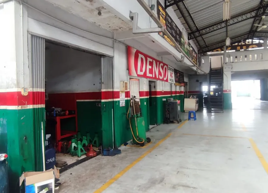 DIJUAL BENGKEL STRATEGIS DEPAN JALAN RAYA DI KARAWACI photo 4