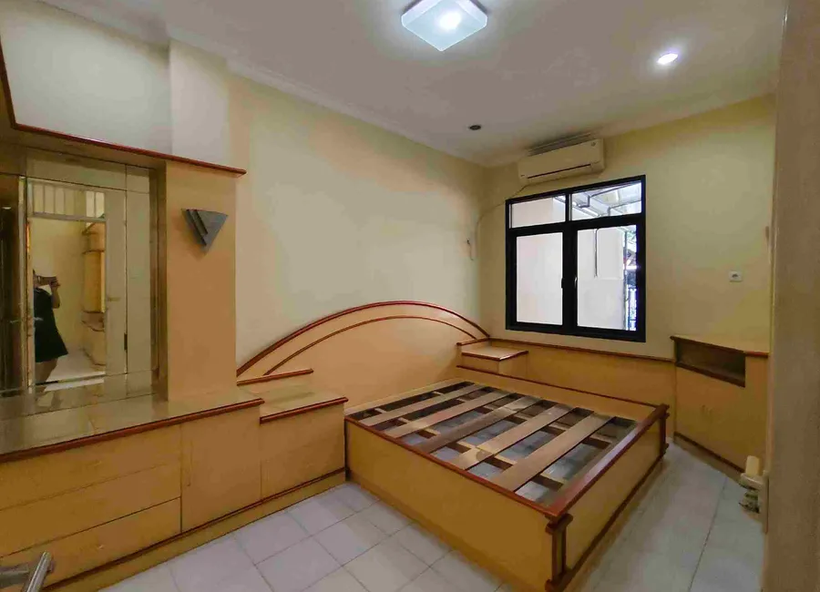 dijual / disewakan rumah siap huni 2 lantai di kelapa gading photo 3