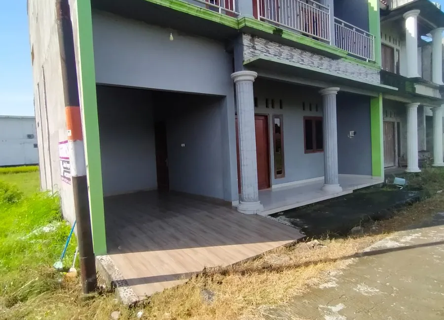 Dijual atau dikontrakkan rumah dkt RSU HASTUTI Karangmalang Sragen photo 3
