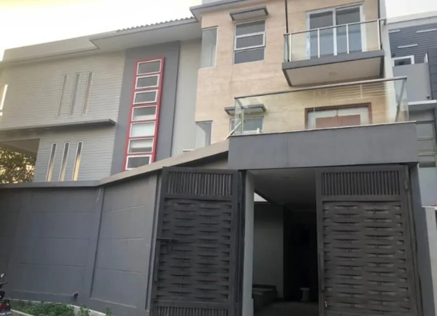 Disewa Rumah PIK Camar Walet 3Lt Furnished Uk256m2 at Jakarta Utara