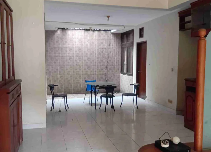Disewakan rumah di Alam Sutera photo 2