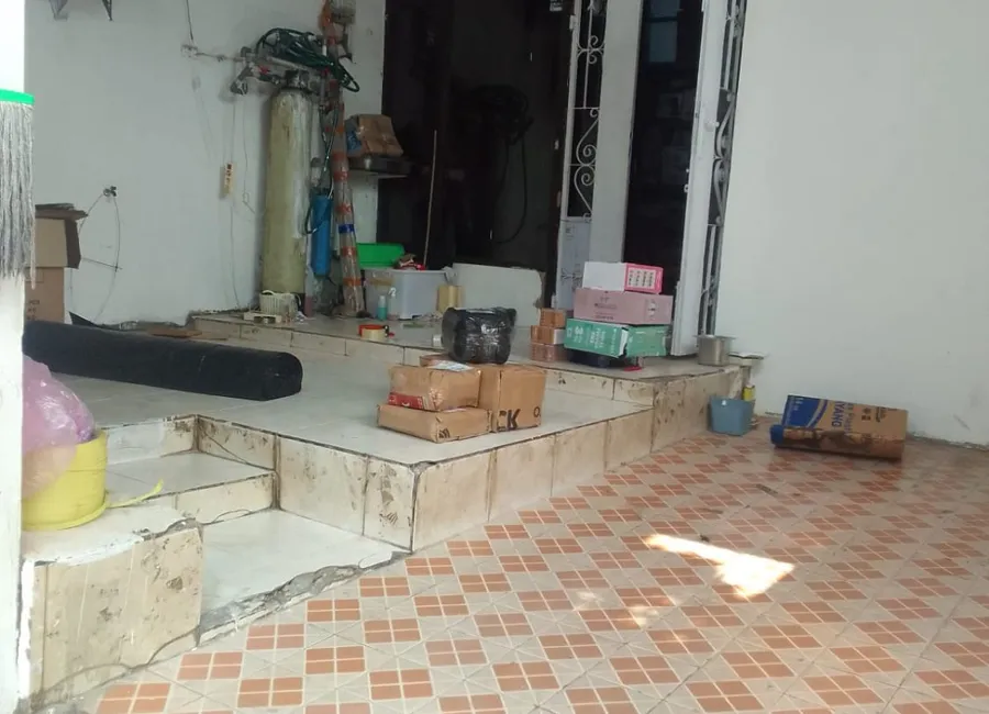 Rumah Luas Tinggi Dari Jalan 1,5 Meter Tembus 2 Jalan Komplek(Bisa Dipecah Jadi 2 Ruko ) Murah bisa Nego photo 2