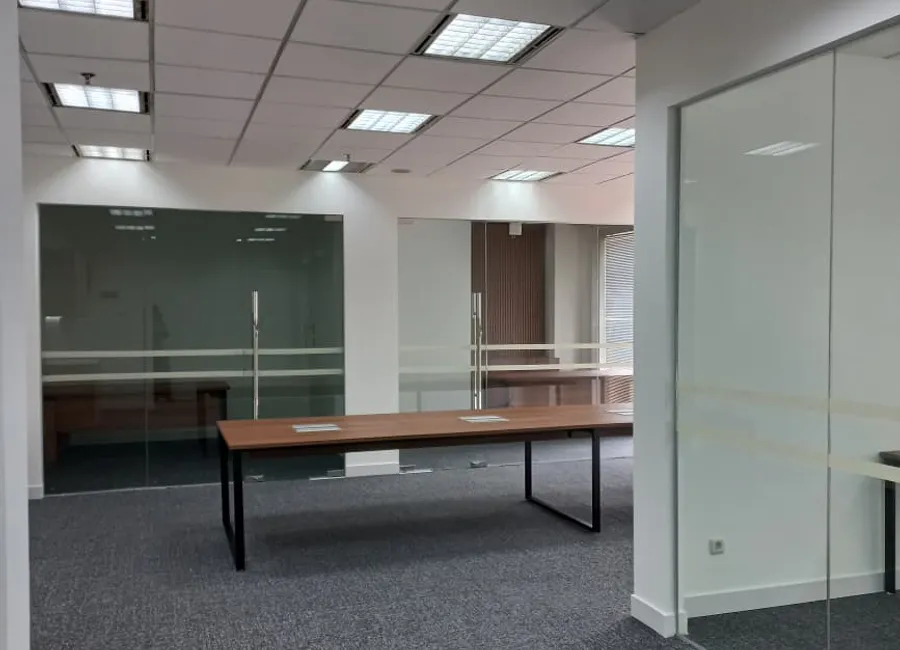 Disewakan Gedung Menara Dea Luasan 110 sqm