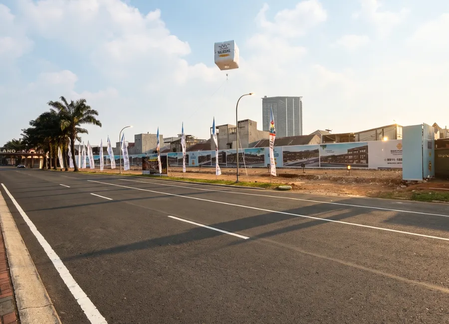 Ruko 3 Lantai di Gading Serpong Hadap Jalan Lokasi Bagus Banget Perbatasan Gading Serpong BSD photo 3