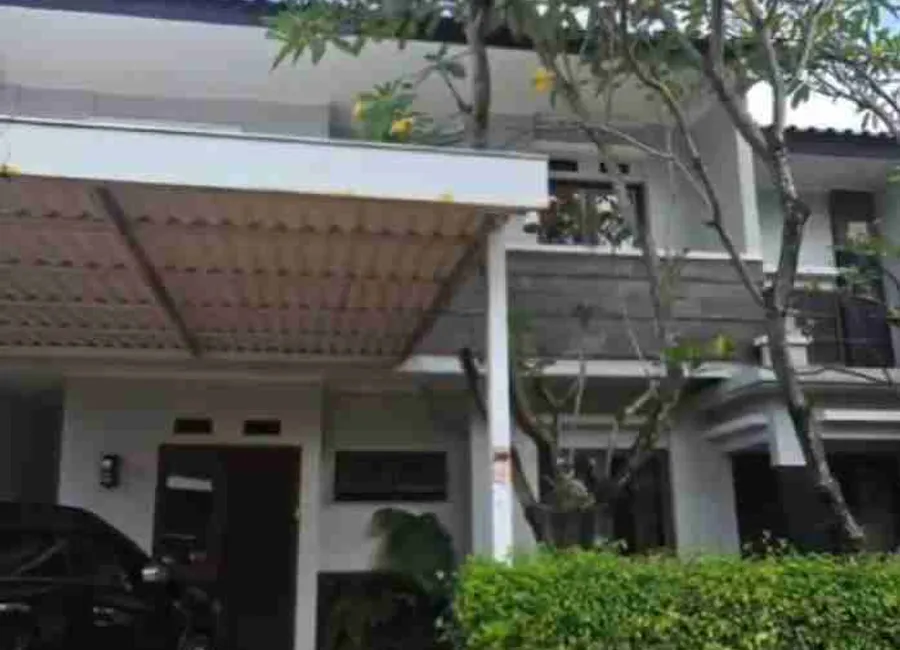 Dijual Rumah Kencana Loka selangkah dari tol Bsd
