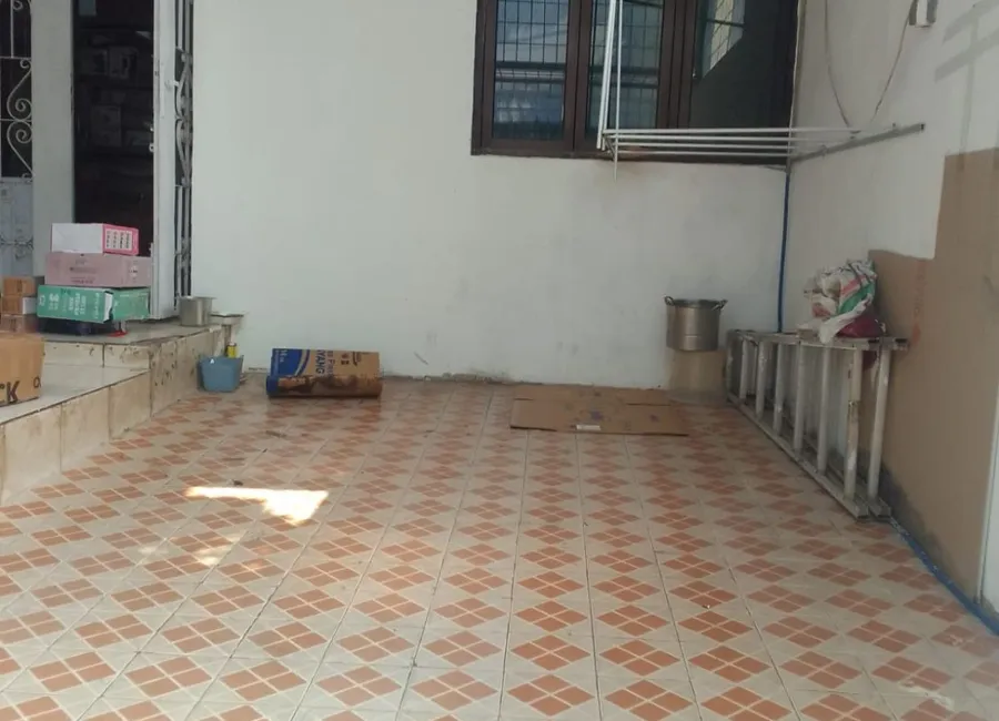 Rumah Luas Tinggi Dari Jalan 1,5 Meter Tembus 2 Jalan Komplek(Bisa Dipecah Jadi 2 Ruko ) Murah bisa Nego photo 4