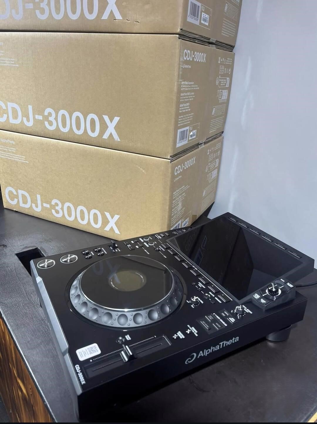 AlphaTheta CDJ-3000X , Pioneer CDJ-3000, Pioneer DJ DJM-A9, Pioneer CDJ-2000NXS2, Pioneer DJM-900NXS2, Pioneer DJ DJM-V10, AlphaTheta XDJ-AZ, Pioneer DJ OPUS-QUAD, Pioneer DJ XDJ-RX3, Pioneer XDJ-XZ