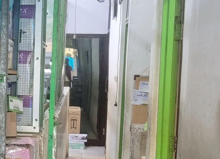 Rumah Luas Tinggi Dari Jalan 1,5 Meter Tembus 2 Jalan Komplek(Bisa Dipecah Jadi 2 Ruko ) Murah bisa Nego photo 5