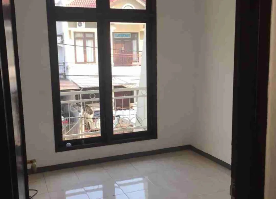 Dijual dan Disewakan Rumah di Graha Sampurna Indah Wiyung Lokasi Strategis photo 3