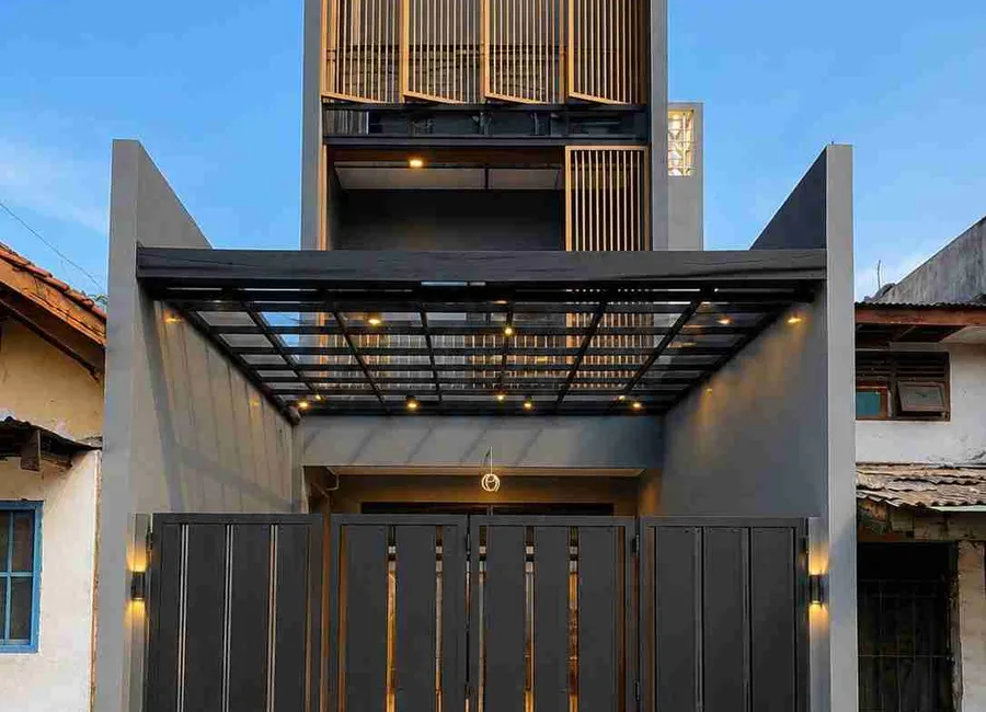 Ryamah Japenese Style 4lantai, semifurnished,  siap huni di P3jaten Barat Jaksel