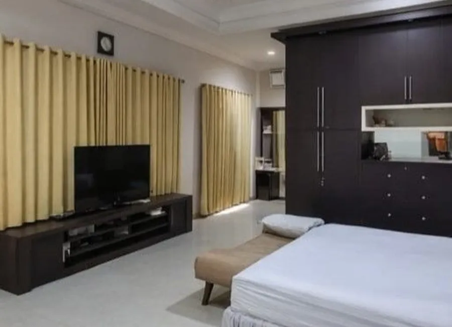 Di Jual Rumah Mewah Nyaman Di Villa Sentra Raya Citraland Utama photo 4