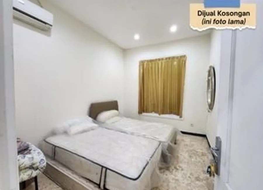 Dijual Cepat Rumah Kosongan Terawat Taman Gapura  Citraland Utama photo 4