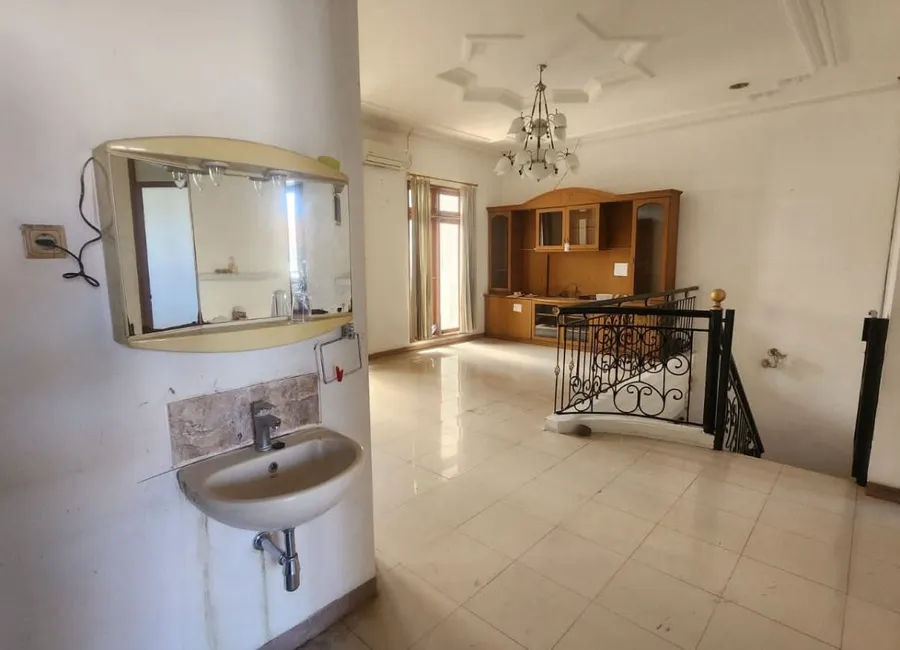 Disewakan Rumah Pakuwon City Dekat PCM &amp; Harga Sangat Murah photo 4