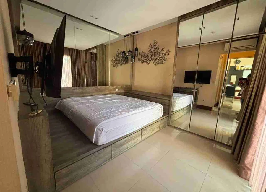 Disewakan Rumah Forest Mansion Full Furnished + Private Pool Baru Renovasi photo 4