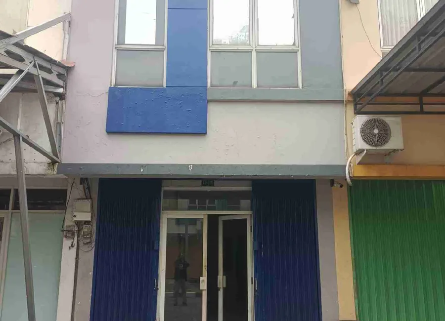 Disewakan Ruko 2 Lantai di Komplek Ruko Satria Square Bekasi (Sudah Partisi Kaca dan Rolling Door)