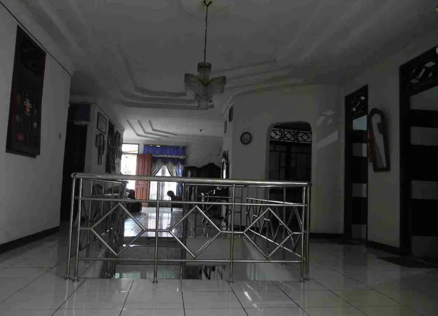 Rumah murah, strategis, pinggir jalan di Kebon Jeruk, Jakarta Barat photo 1