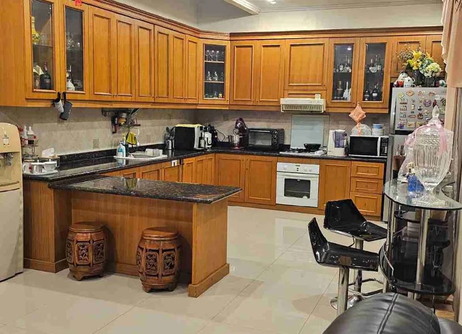 Rumah Puri Indah 2 lantai dlm cluster siap huni photo 2