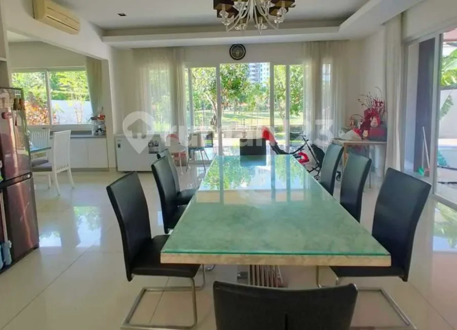 Dijual Rumah Graha Family Golf View Lengkap Dengan Pool photo 5