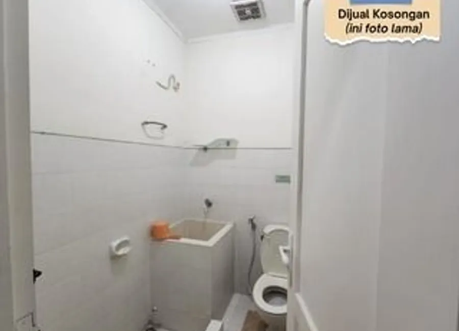 Dijual Cepat Rumah Kosongan Terawat Taman Gapura  Citraland Utama photo 5