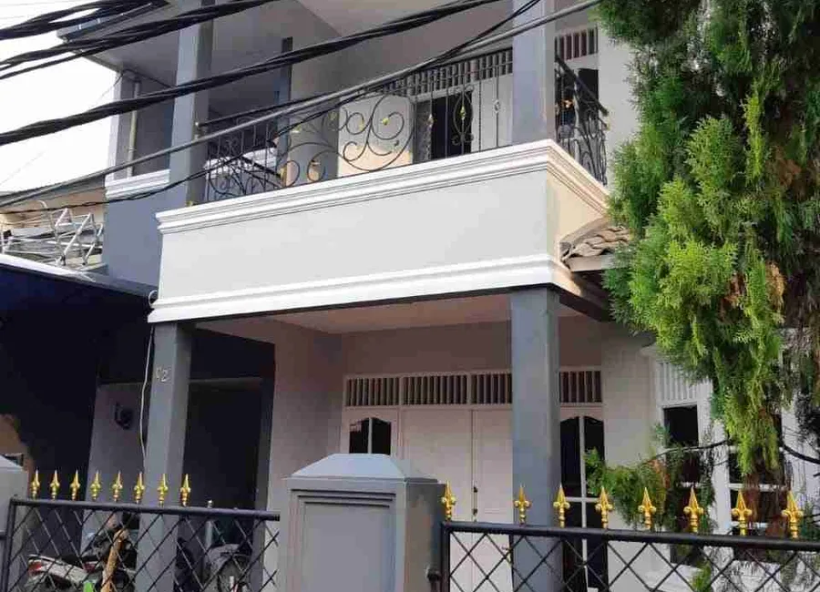 Rumah 2 lantai nyaman, rapi, siap huni dalam komplek di Jatipadang Pasar Minggu Jaksel photo 1