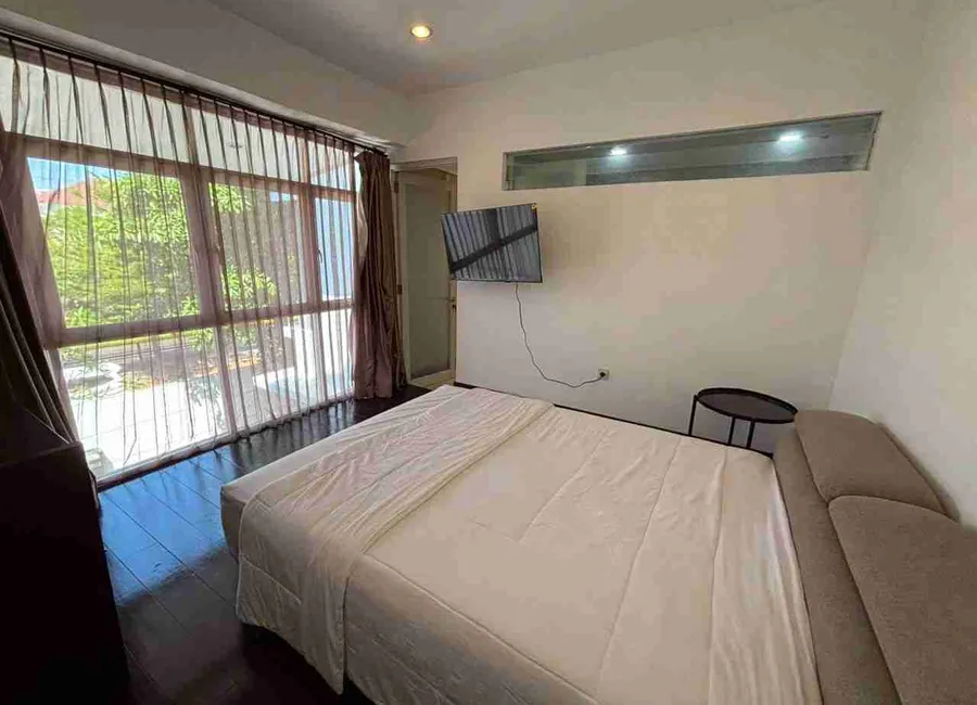 Disewakan Rumah Forest Mansion Full Furnished + Private Pool Baru Renovasi photo 3