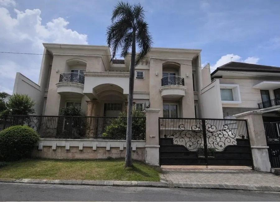 Di Jual Rumah Mewah Nyaman Di Villa Sentra Raya Citraland Utama photo 1