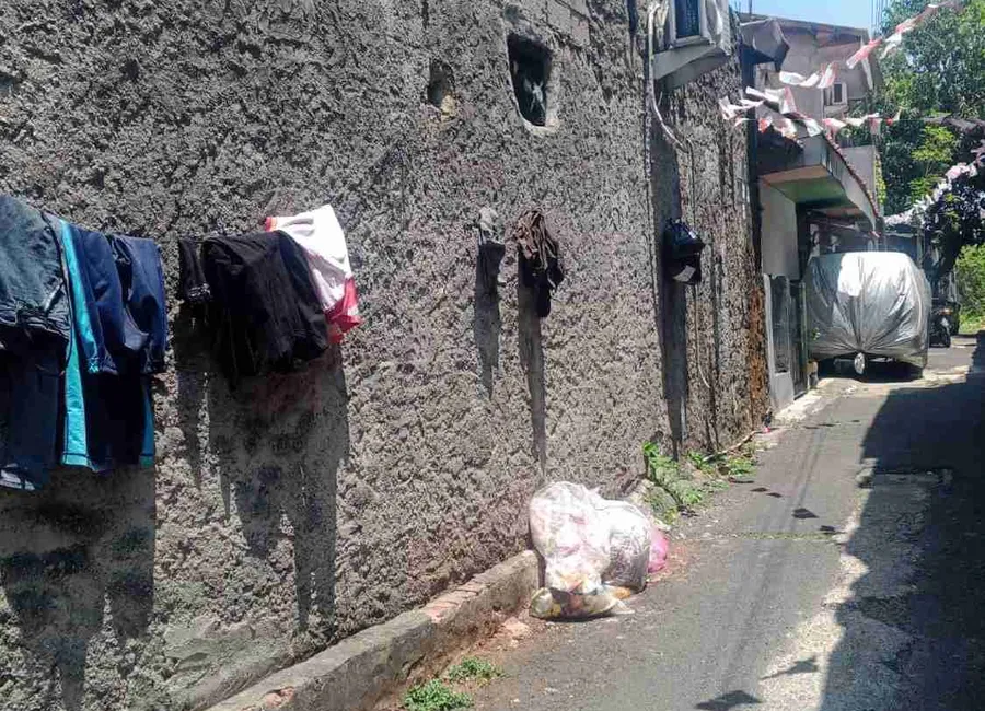 Rumah tua pinggir jalan cocok utk usaha di Kembangan, Jakarta barat photo 3