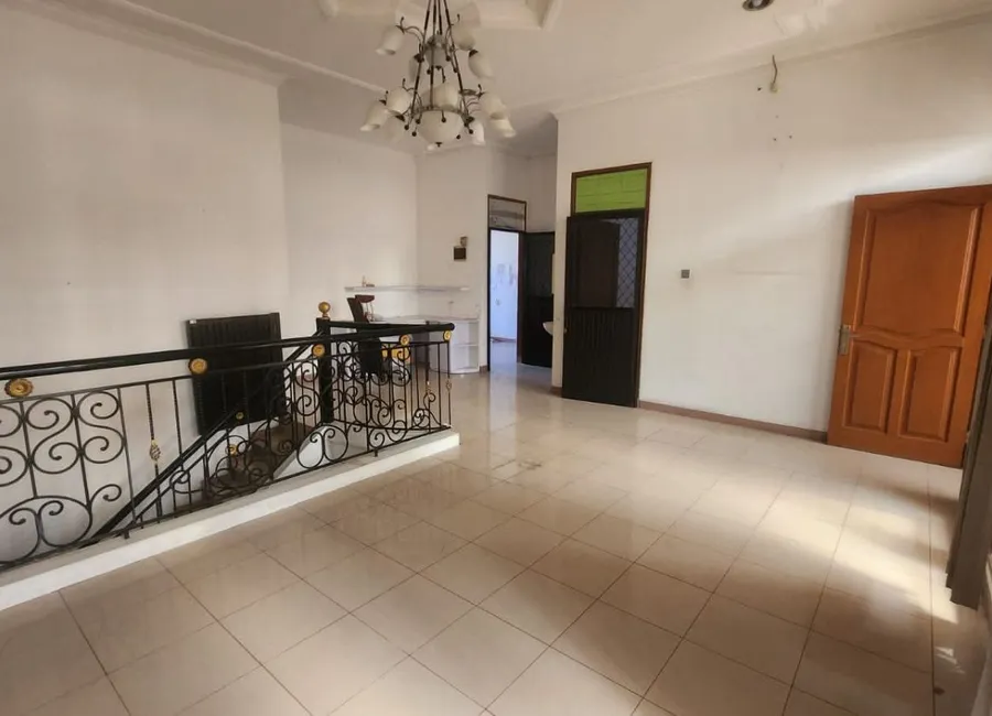 Disewakan Rumah Pakuwon City Dekat PCM &amp; Harga Sangat Murah photo 5